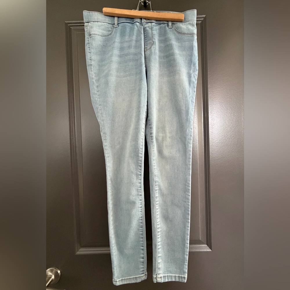 True Craft Light Wash Mid-Rise Women's Jeggings Large - Picture 2 of 8